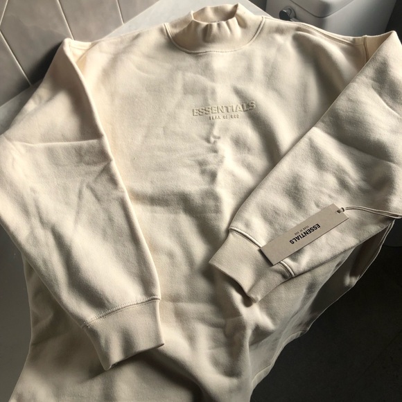 FOG ESSENTIALS Offwhite Relaxed Sweatshirt NWT - Picture 4 of 7